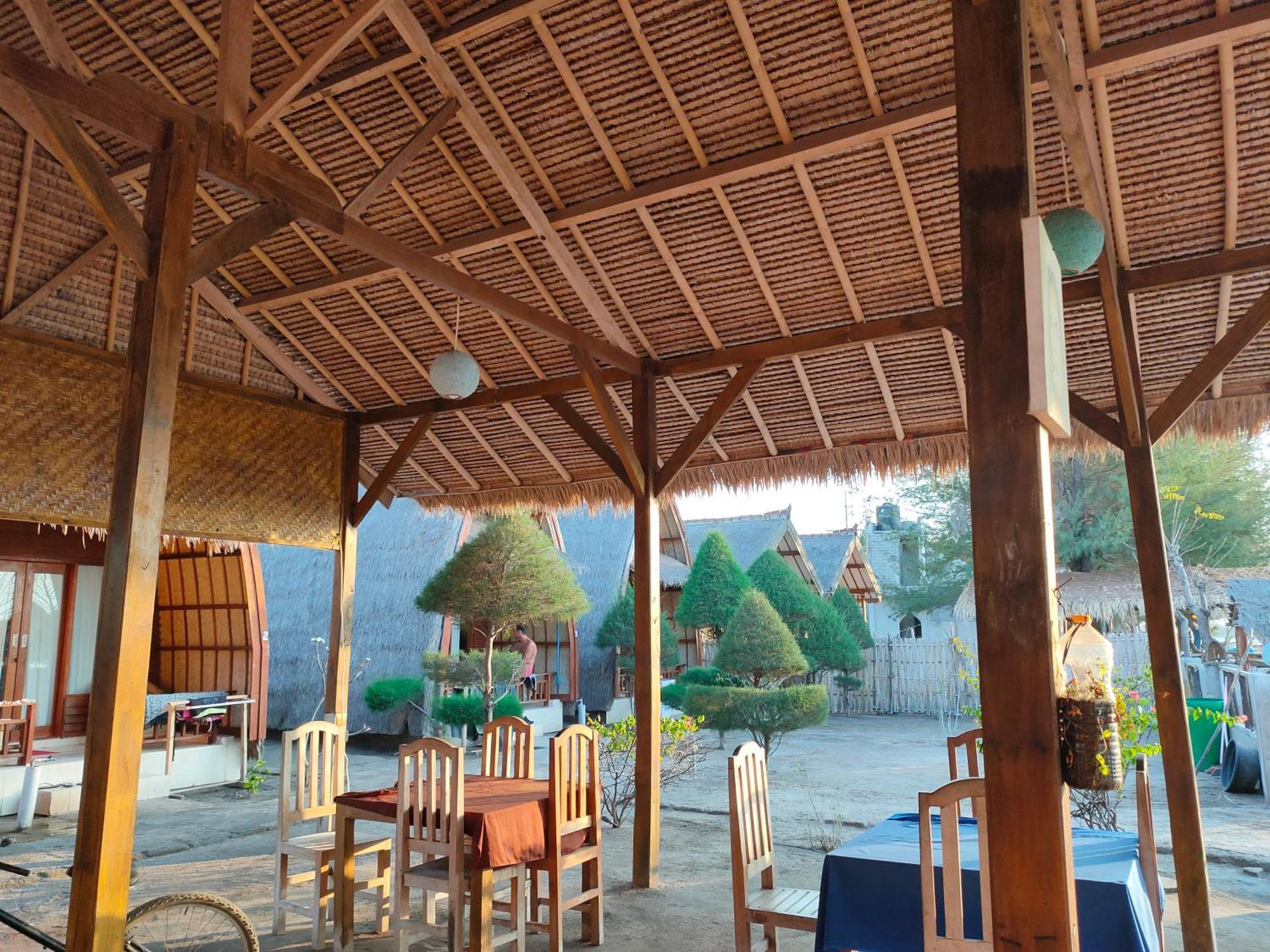 Sunset Beach Bungalow Gili Meno Bagian luar foto