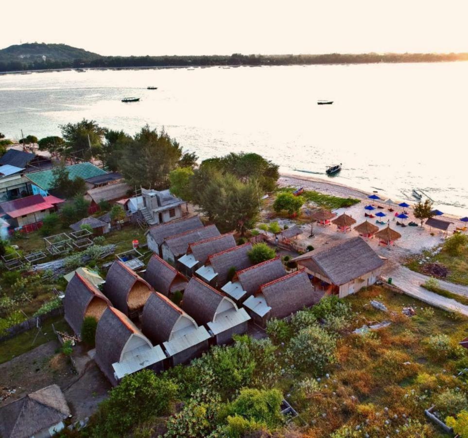 Sunset Beach Bungalow Gili Meno Bagian luar foto