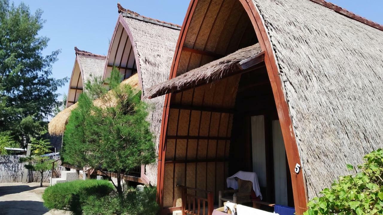 Sunset Beach Bungalow Gili Meno Bagian luar foto