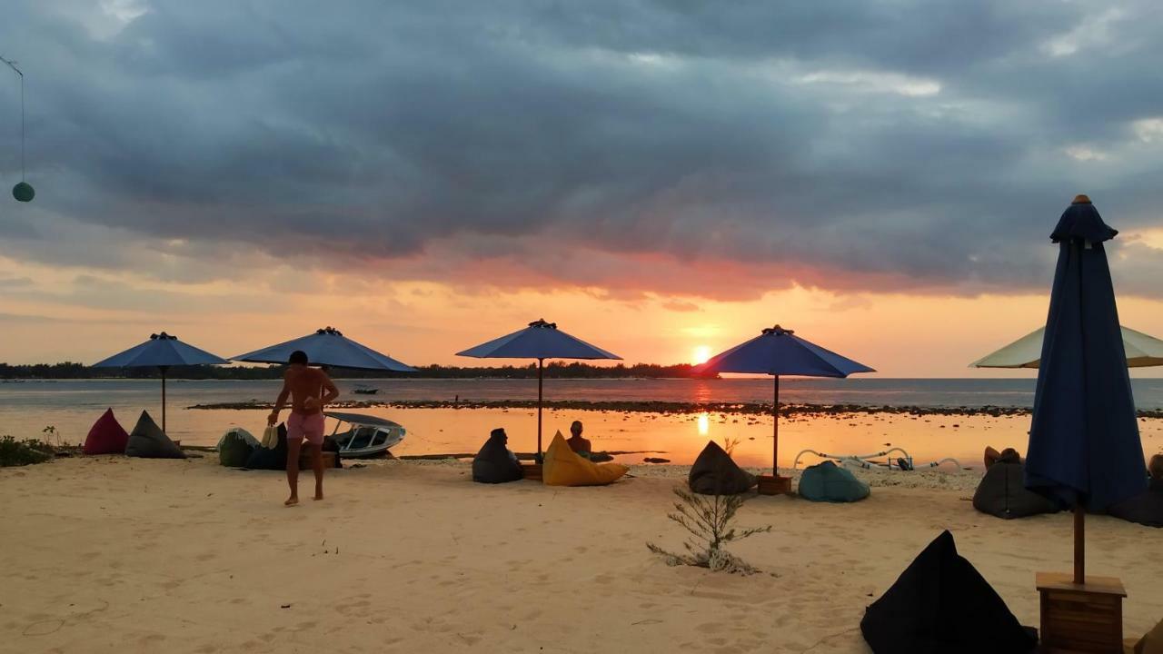 Sunset Beach Bungalow Gili Meno Bagian luar foto