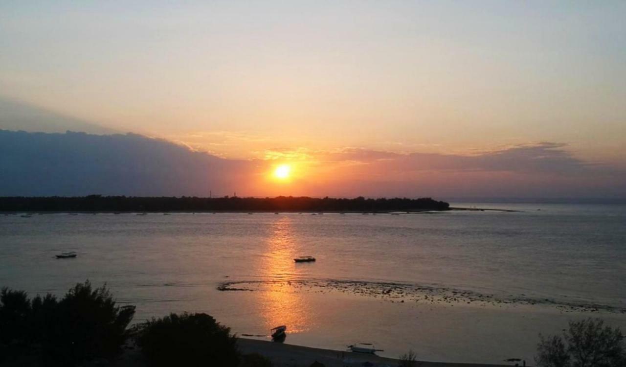 Sunset Beach Bungalow Gili Meno Bagian luar foto