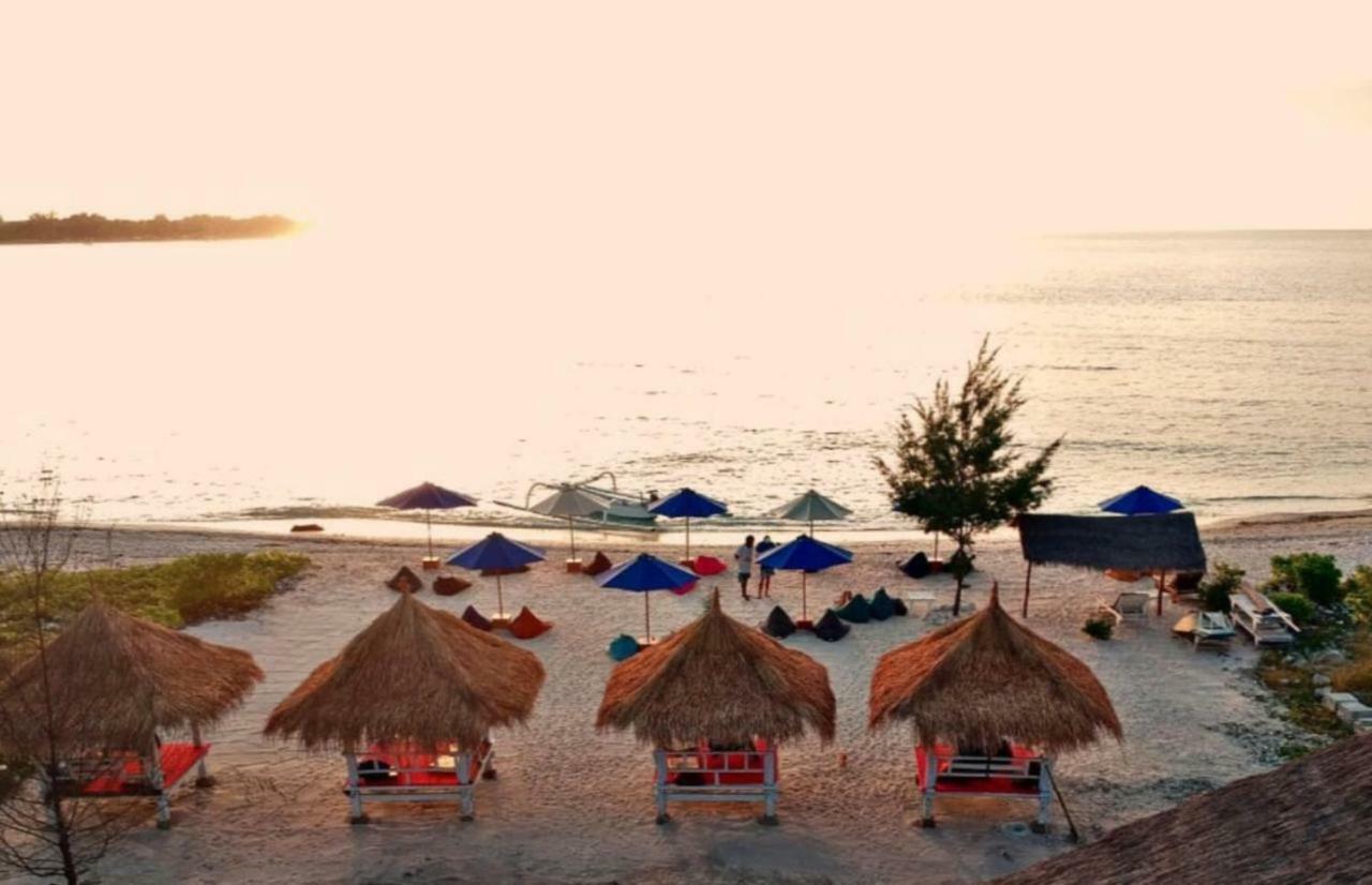 Sunset Beach Bungalow Gili Meno Bagian luar foto