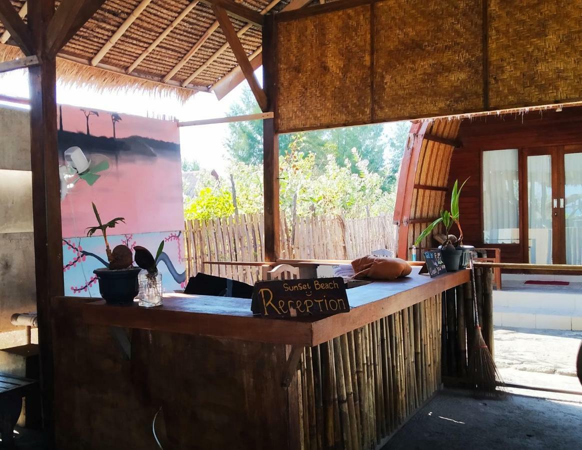 Sunset Beach Bungalow Gili Meno Bagian luar foto