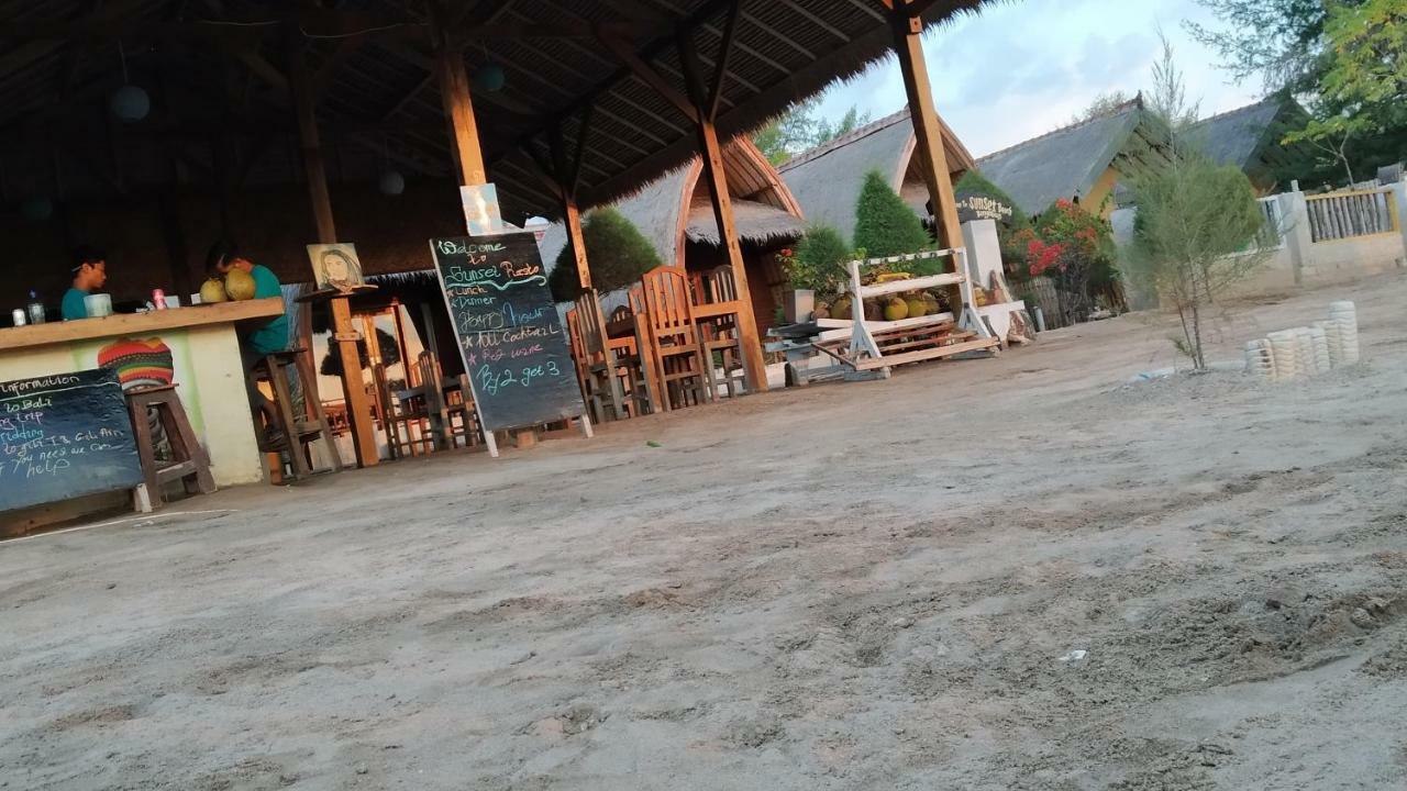 Sunset Beach Bungalow Gili Meno Bagian luar foto