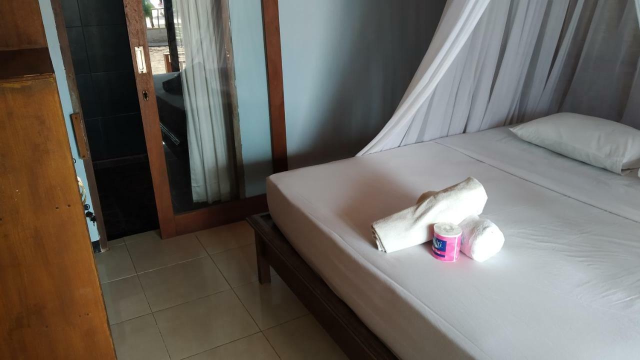 Sunset Beach Bungalow Gili Meno Bagian luar foto
