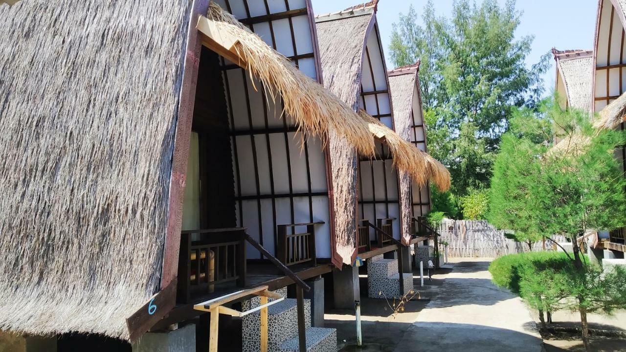 Sunset Beach Bungalow Gili Meno Bagian luar foto
