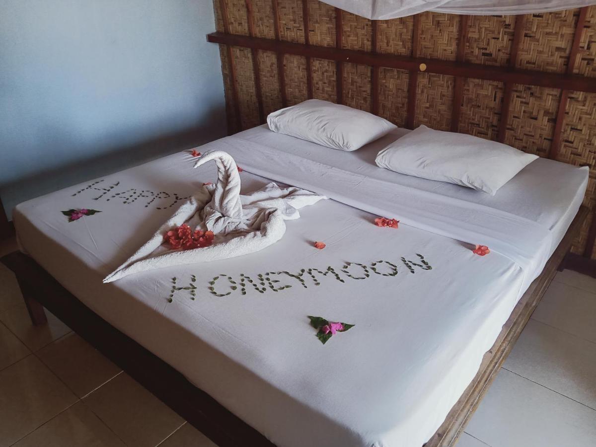 Sunset Beach Bungalow Gili Meno Bagian luar foto